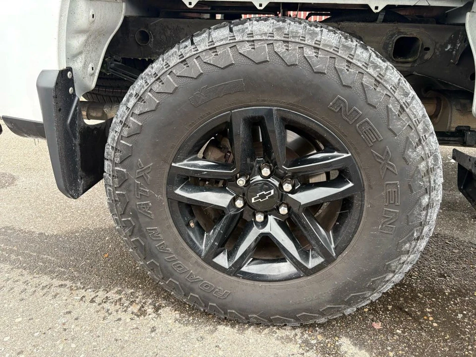 2020 Chevrolet Silverado 4th Gen - Image 8 of 12