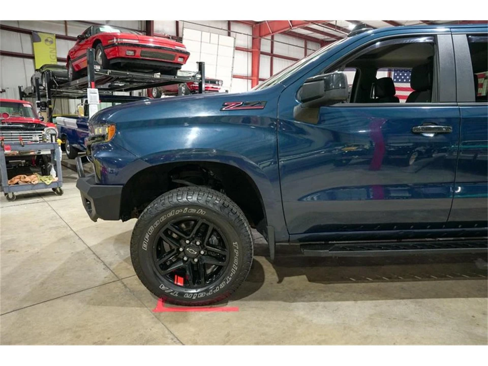 2020 Chevrolet Silverado 4th Gen - Image 3 of 31