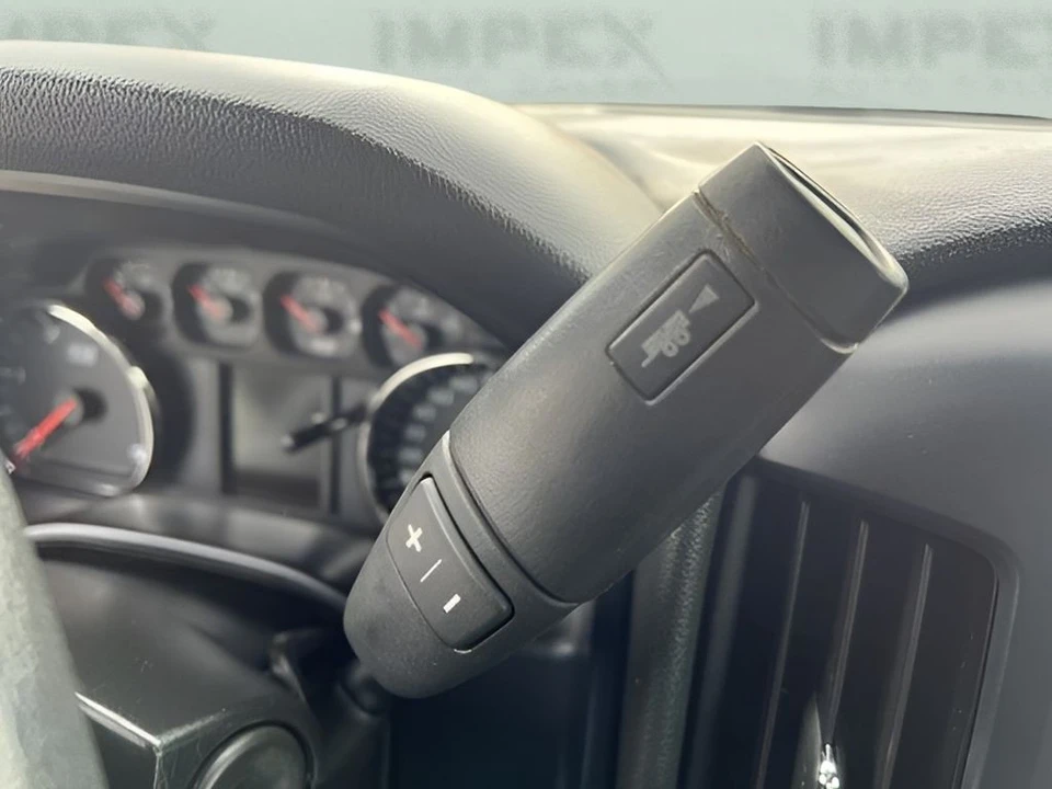 2020 Chevrolet - Image 17 of 31