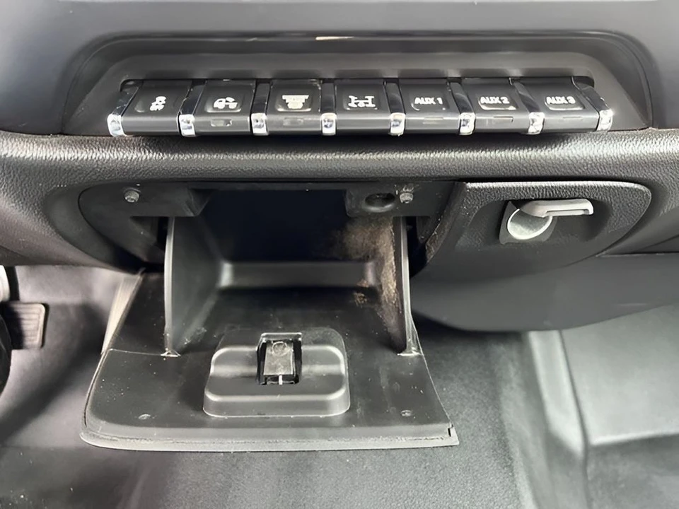 2020 Chevrolet - Image 28 of 31