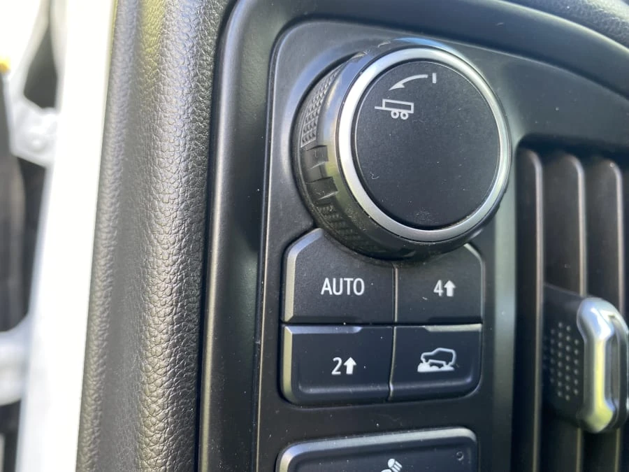 2020 Chevrolet Silverado 4th Gen - Image 14 of 15
