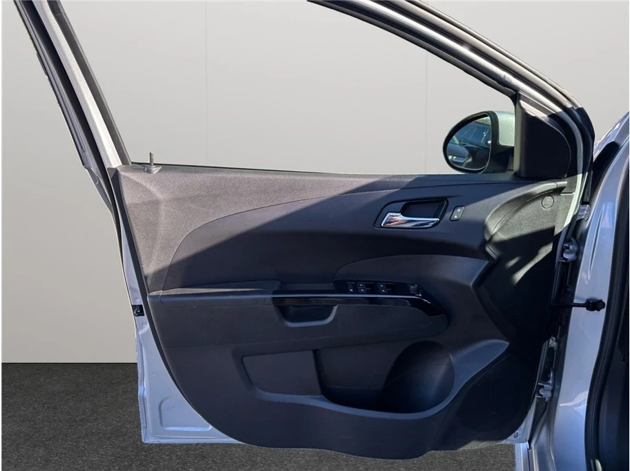 2020 Chevrolet Aveo/Sonic - Image 19 of 21
