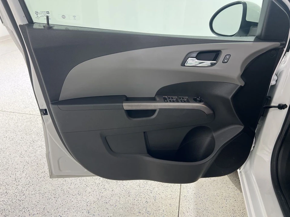 2020 Chevrolet Aveo/Sonic - Image 18 of 21