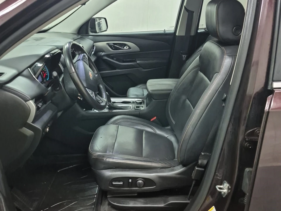 2020 Chevrolet Traverse - Image 9 of 16