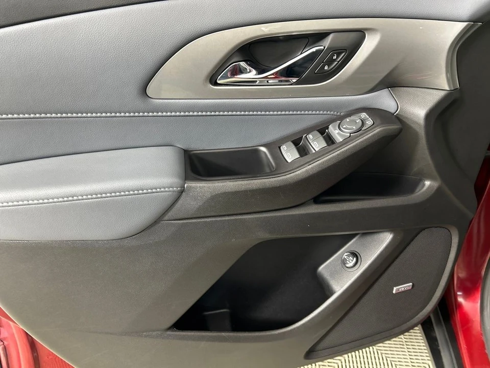 2020 Chevrolet Traverse - Image 11 of 12