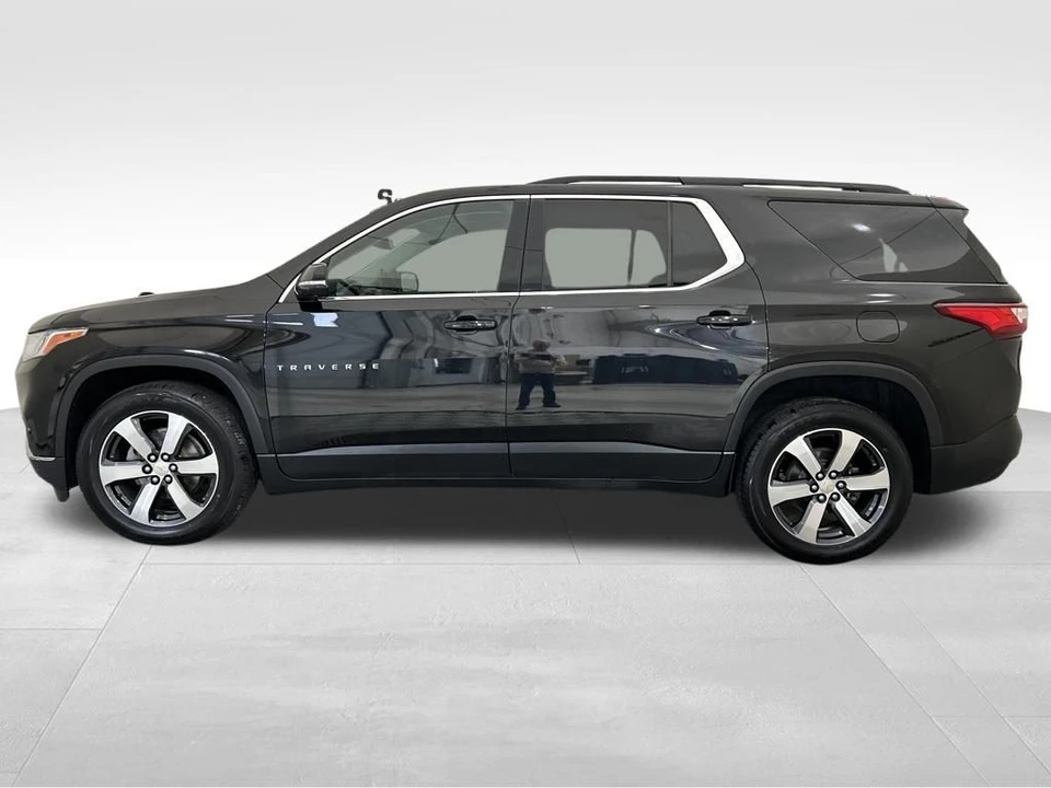 2020 Chevrolet Traverse - Image 2 of 12