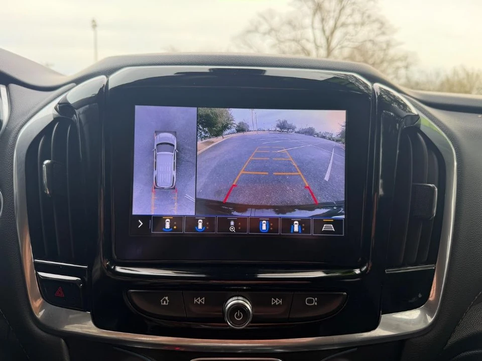 2020 Chevrolet Traverse - Image 16 of 21