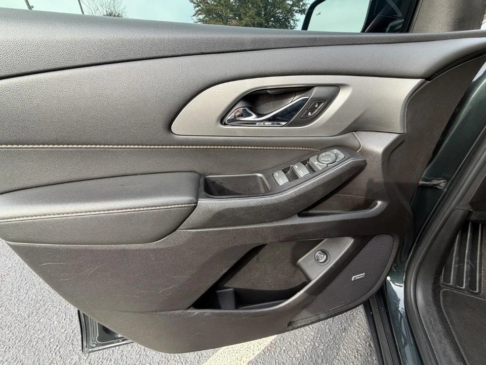 2020 Chevrolet Traverse - Image 6 of 21