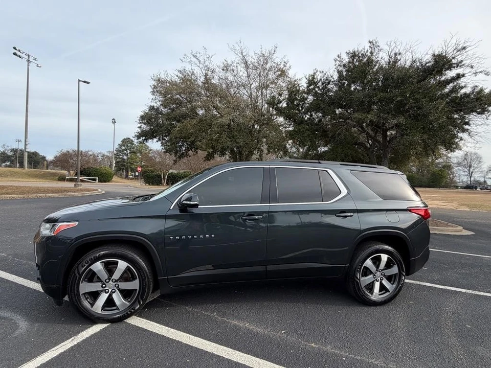 2020 Chevrolet Traverse - Image 2 of 21