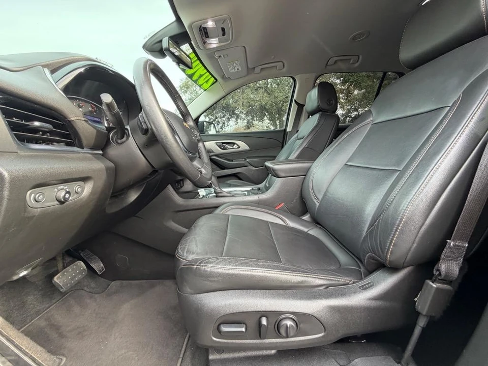 2020 Chevrolet Traverse - Image 9 of 21