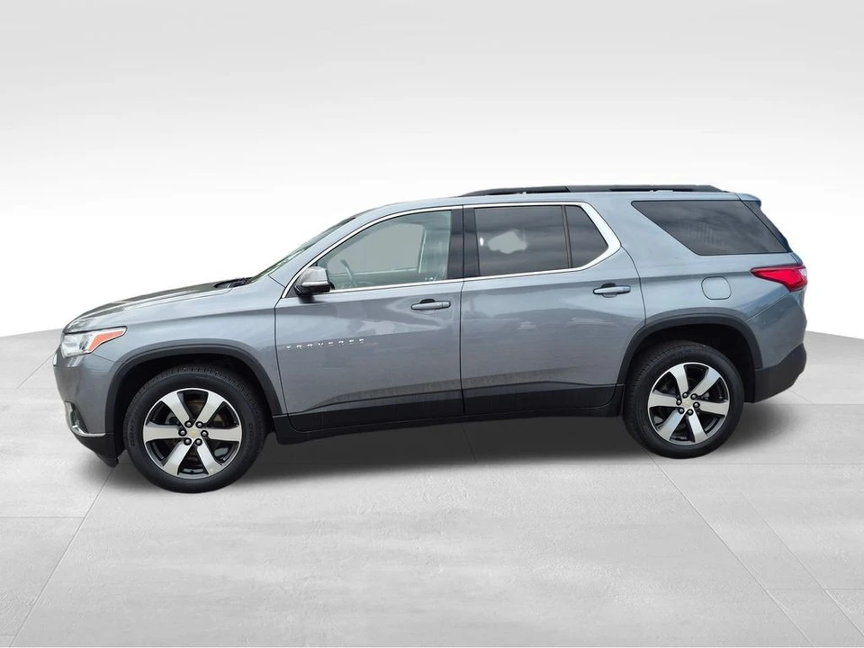 2020 Chevrolet Traverse - Image 2 of 12