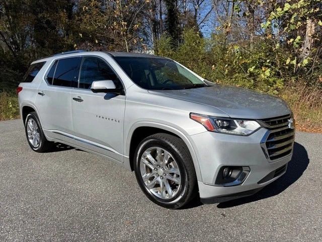 2020 Chevrolet Traverse - Image 4 of 12