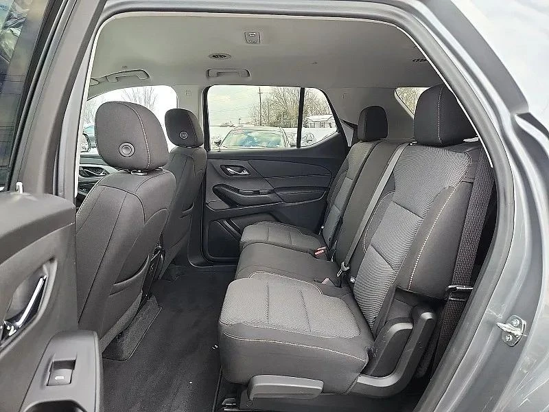 2020 Chevrolet Traverse - Image 10 of 12