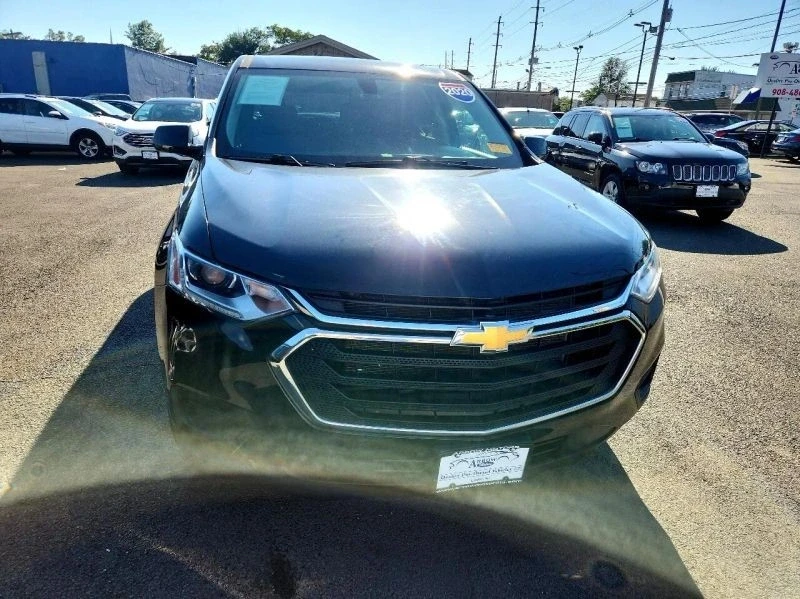 2020 Chevrolet Traverse - Image 2 of 12