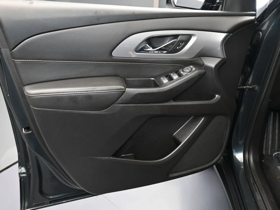 2020 Chevrolet Traverse - Image 11 of 12