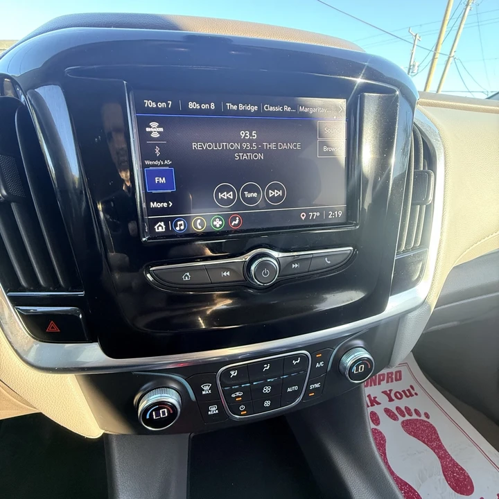 2020 Chevrolet Traverse - Image 19 of 21