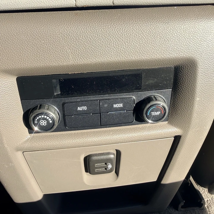 2020 Chevrolet Traverse - Image 17 of 21