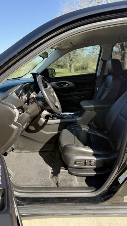 2020 Chevrolet Traverse - Image 11 of 15