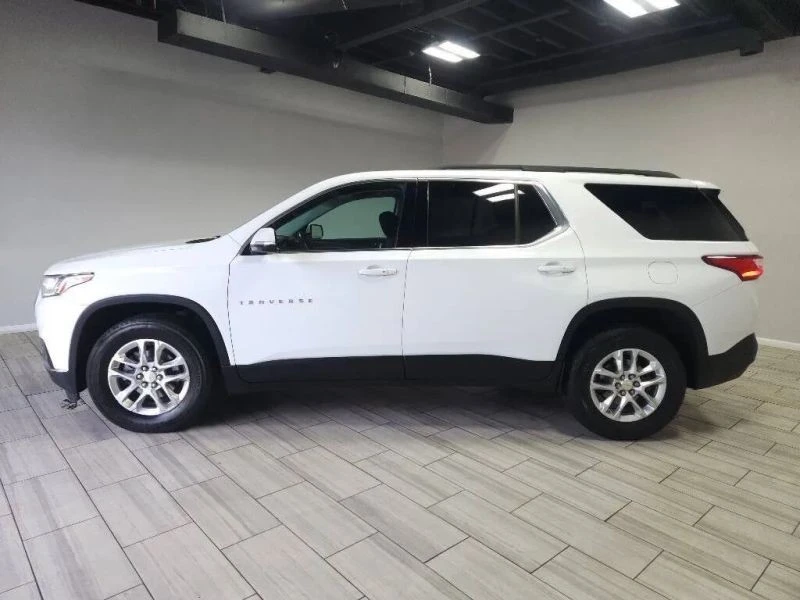 2020 Chevrolet Traverse - Image 2 of 12