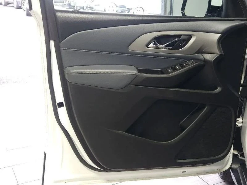 2020 Chevrolet Traverse - Image 10 of 12