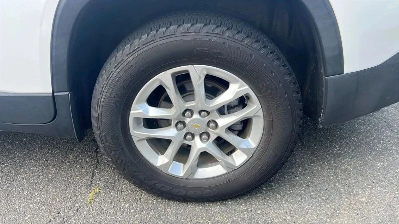 2020 Chevrolet Traverse - Image 11 of 12
