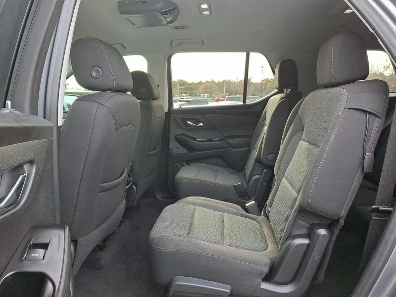2020 Chevrolet Traverse - Image 10 of 12