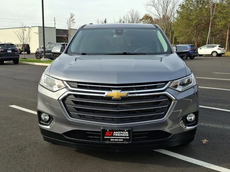 2020 Chevrolet Traverse - Image 2 of 12