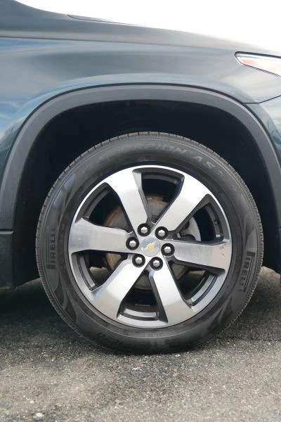 2020 Chevrolet Traverse - Image 8 of 12