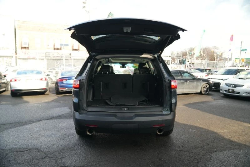 2020 Chevrolet Traverse - Image 7 of 12