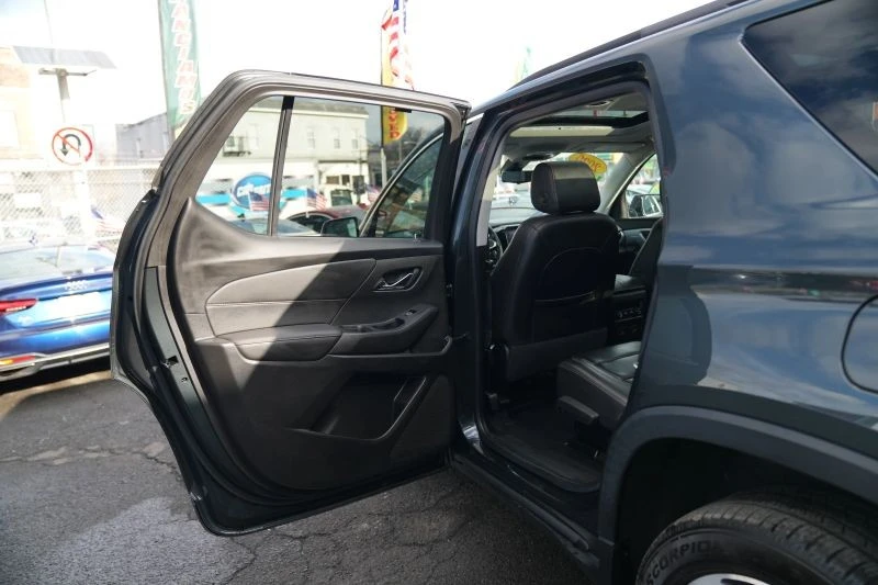 2020 Chevrolet Traverse - Image 10 of 12