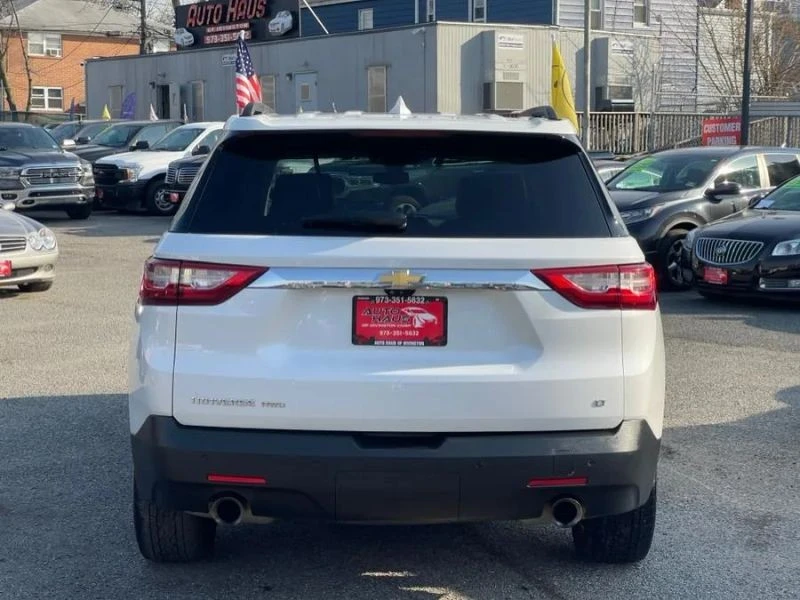 2020 Chevrolet Traverse - Image 5 of 12
