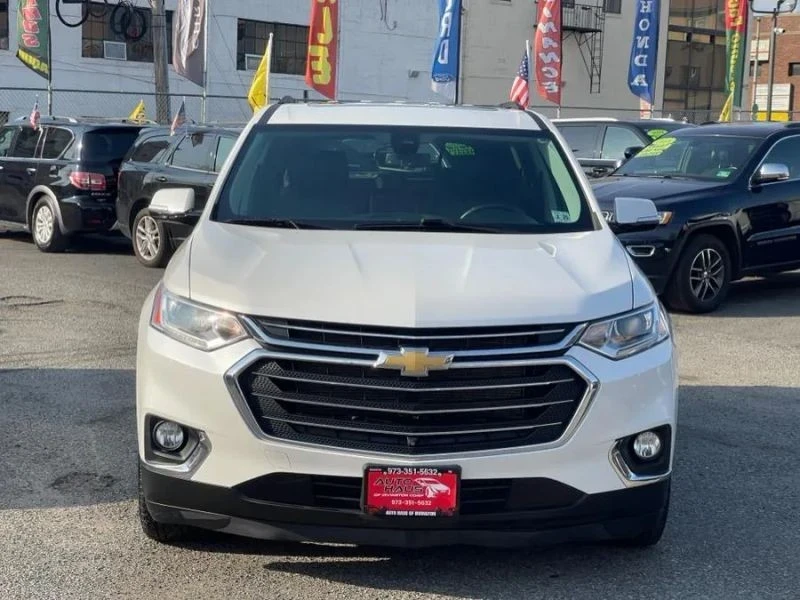 2020 Chevrolet Traverse - Image 2 of 12