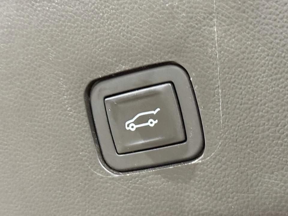 2020 Chevrolet Traverse - Image 3 of 20