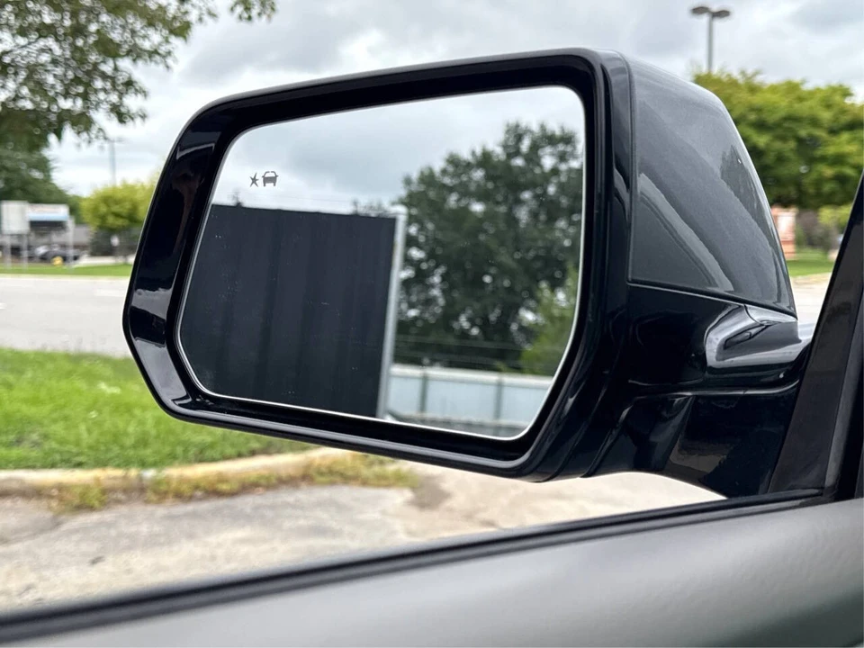 2020 Chevrolet Traverse - Image 17 of 21