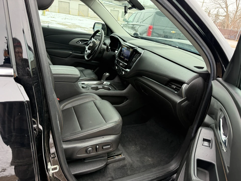 2020 Chevrolet Traverse - Image 18 of 21
