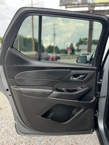 2020 Chevrolet Traverse - Image 14 of 21