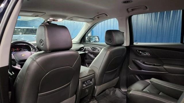 2020 Chevrolet Traverse - Image 17 of 21
