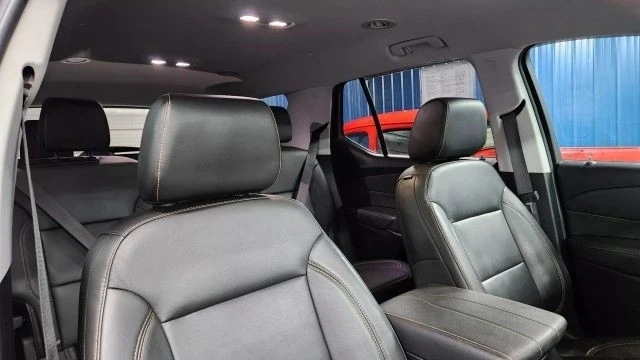 2020 Chevrolet Traverse - Image 10 of 12