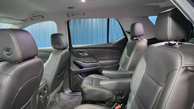 2020 Chevrolet Traverse - Image 16 of 21