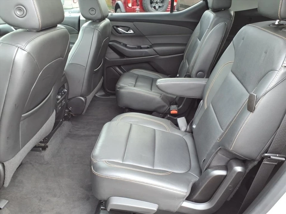 2020 Chevrolet Traverse - Image 9 of 21