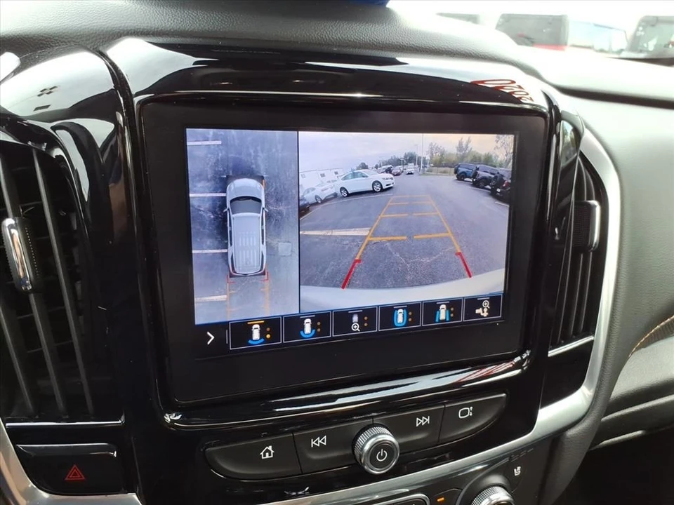 2020 Chevrolet Traverse - Image 15 of 21