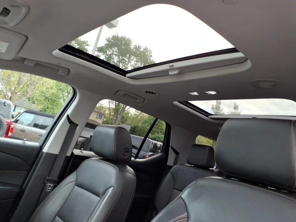 2020 Chevrolet Traverse - Image 8 of 21