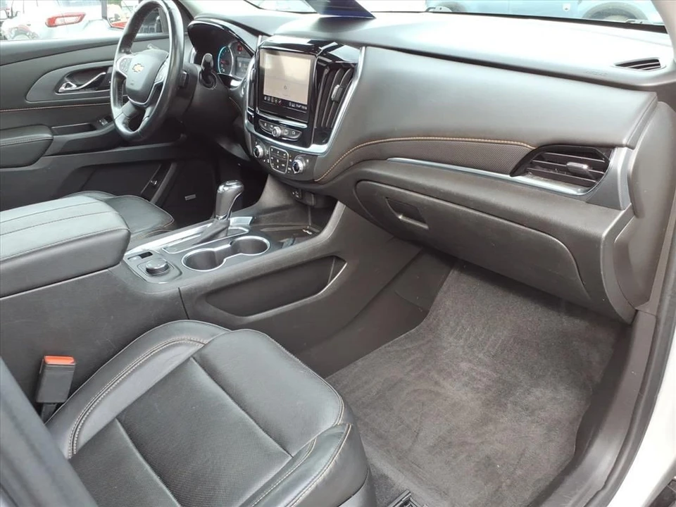 2020 Chevrolet Traverse - Image 13 of 21