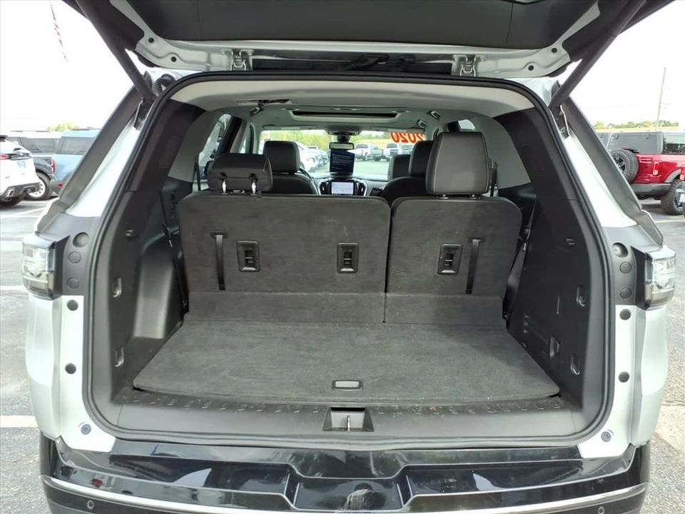 2020 Chevrolet Traverse - Image 11 of 21