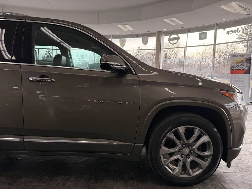 2020 Chevrolet Traverse - Image 6 of 21
