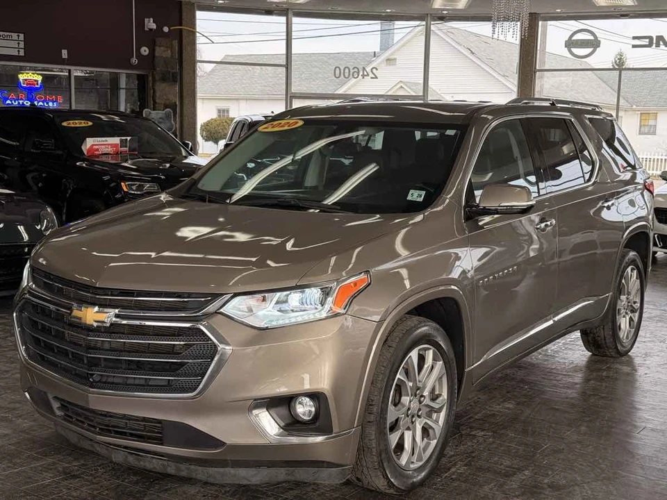 2020 Chevrolet Traverse - Image 2 of 21