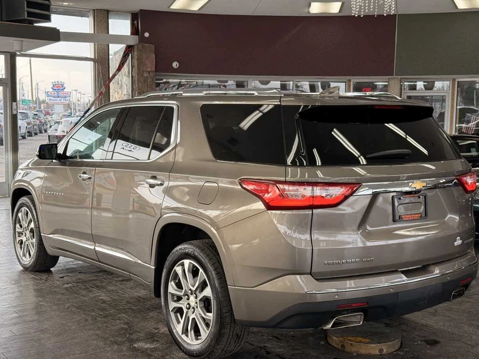 2020 Chevrolet Traverse - Image 10 of 21