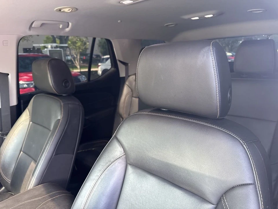 2020 Chevrolet Traverse - Image 9 of 12