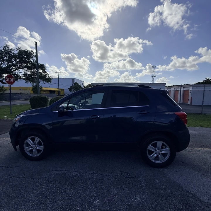 2020 Chevrolet Trax - Image 9 of 21