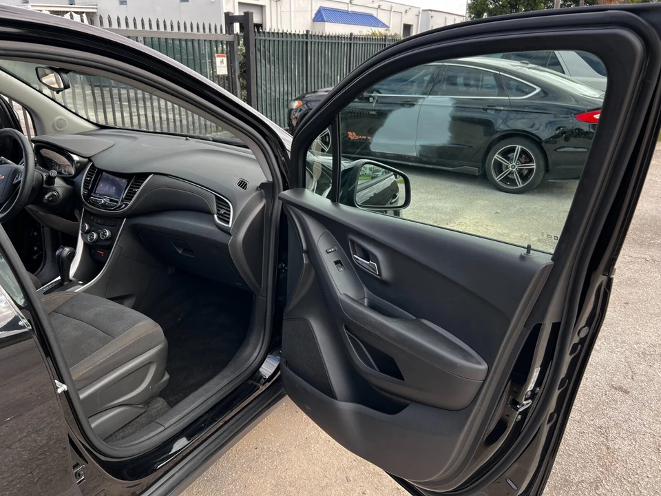 2020 Chevrolet Trax - Image 17 of 24